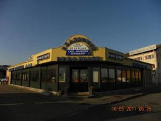 Hotel De La 2*